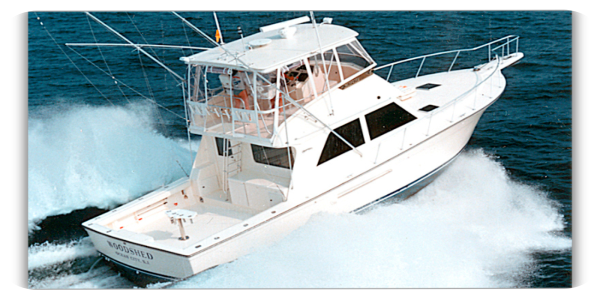 a small boat in a body of water